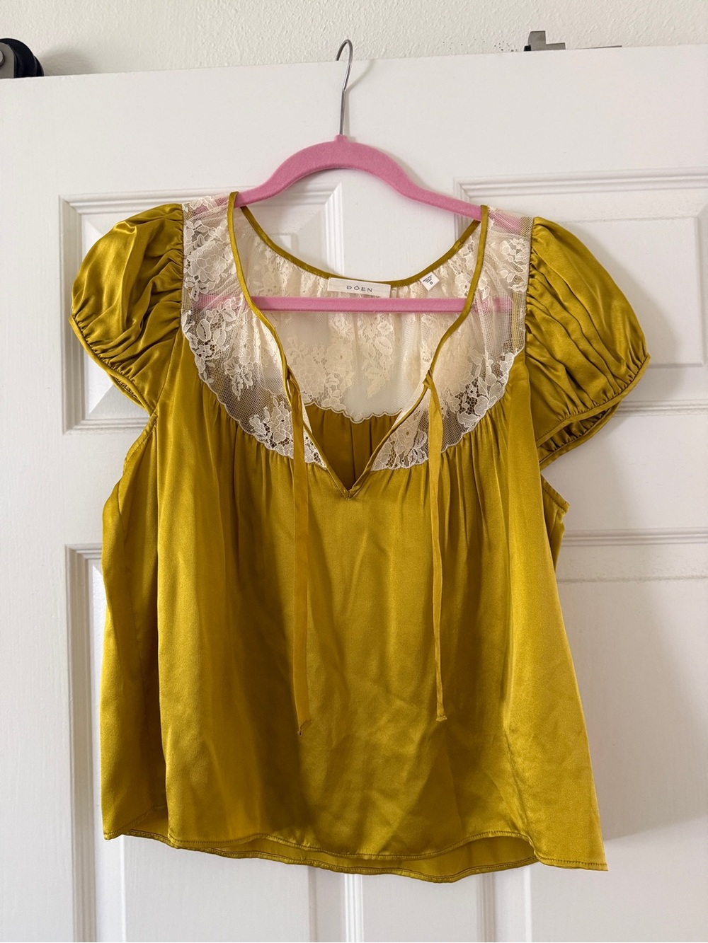 Doen Camri Top in Chartreuse - Picture 2 of 4